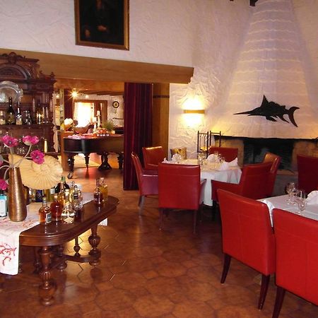 Готель Castello Bianco Wadern Екстер'єр фото